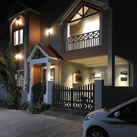 Entire Craftsman House With 2 Bedrooms Kitchen And More Raipur  Bagian luar foto