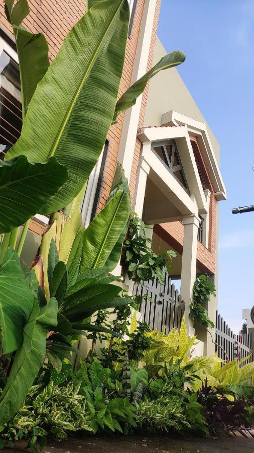 Entire Craftsman House With 2 Bedrooms Kitchen And More Raipur  Bagian luar foto